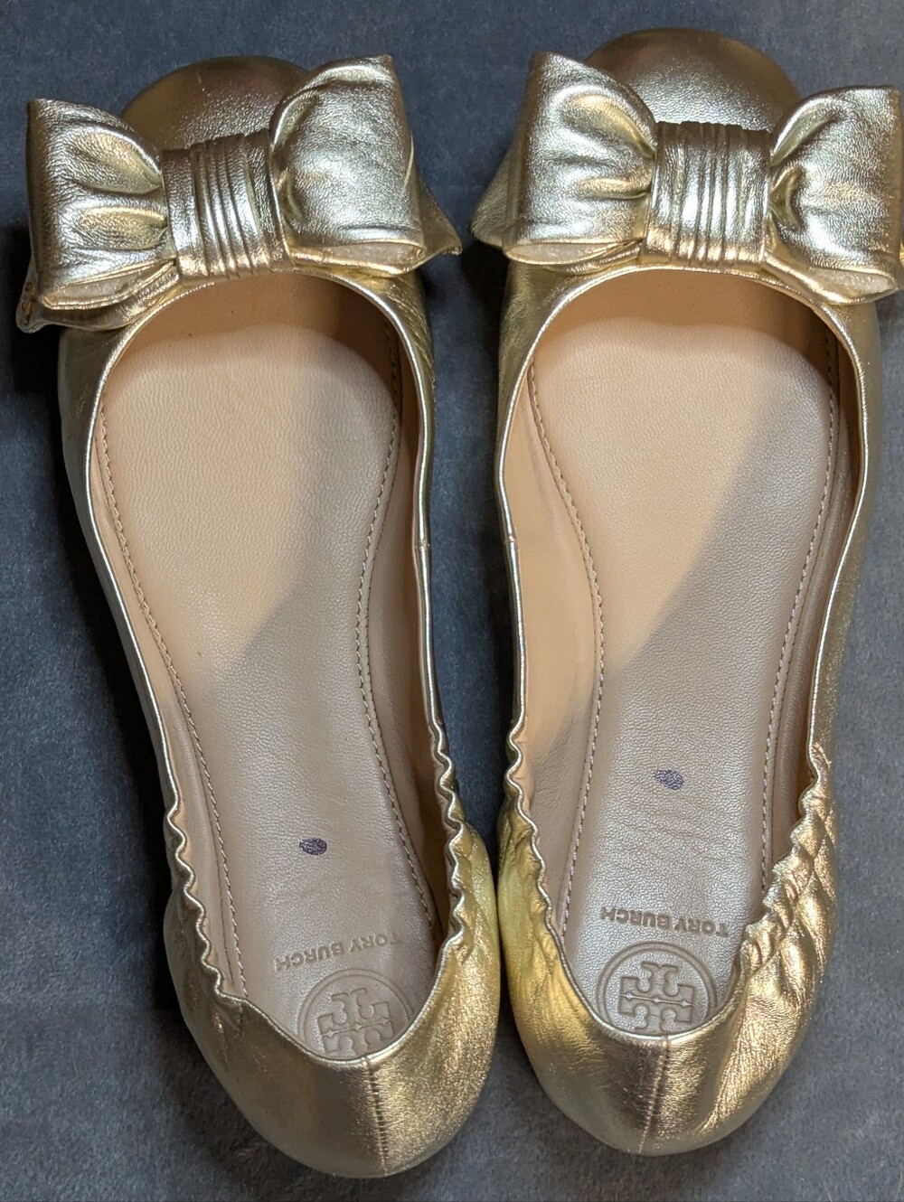 Tory Burch Gold Metallic Devine Bow Ballet Flats Size 7.5/8 - Picture 4 of 11